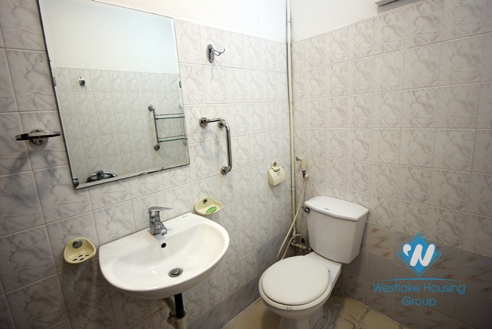 Commodious and unfurnished house for rent in Nghi Tam, Ha Noi